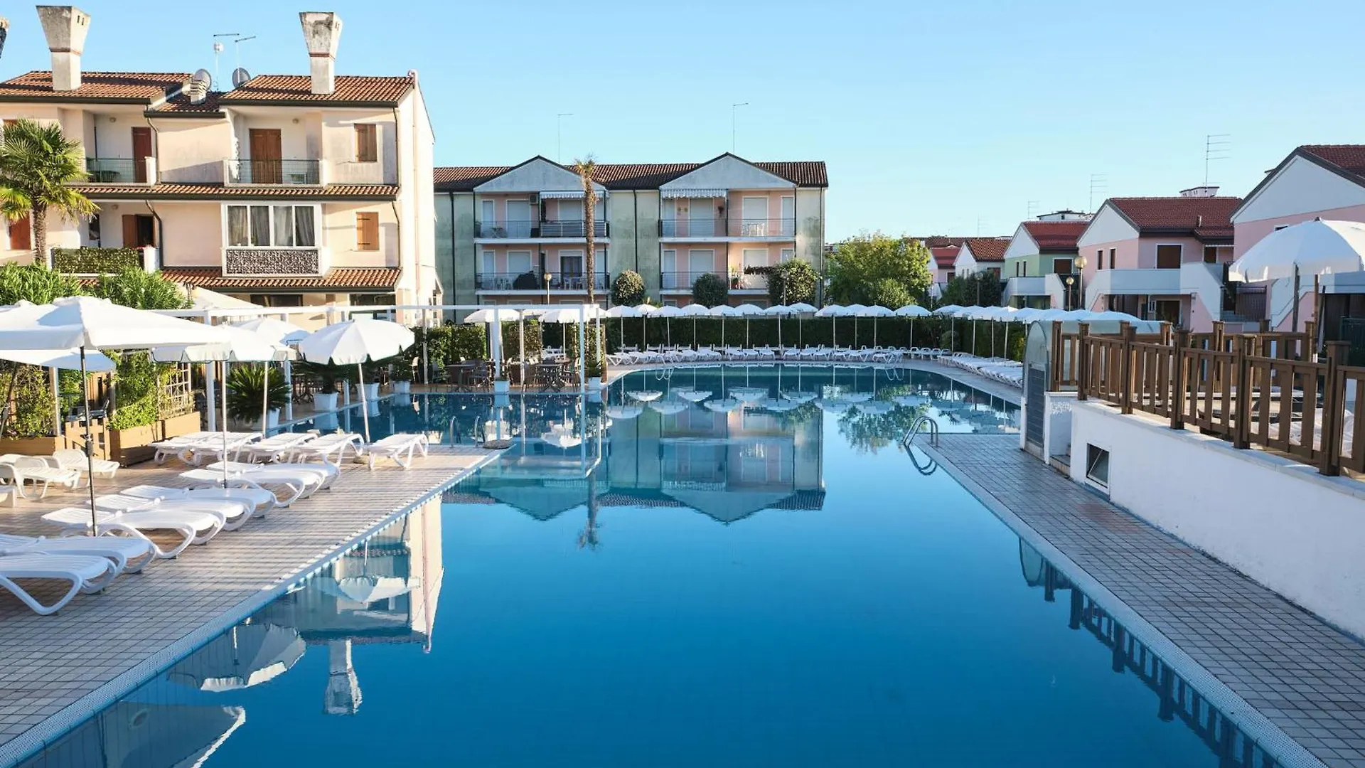 Apartment In A Residence With Pool In Rosolina Rosolina Mare Italy