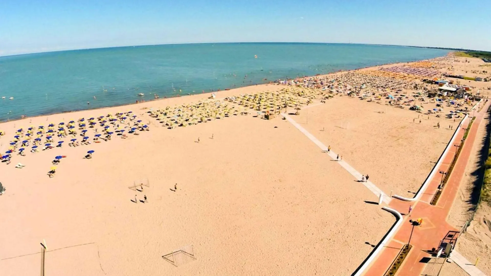 Apartment In A Residence With Pool In Rosolina Rosolina Mare